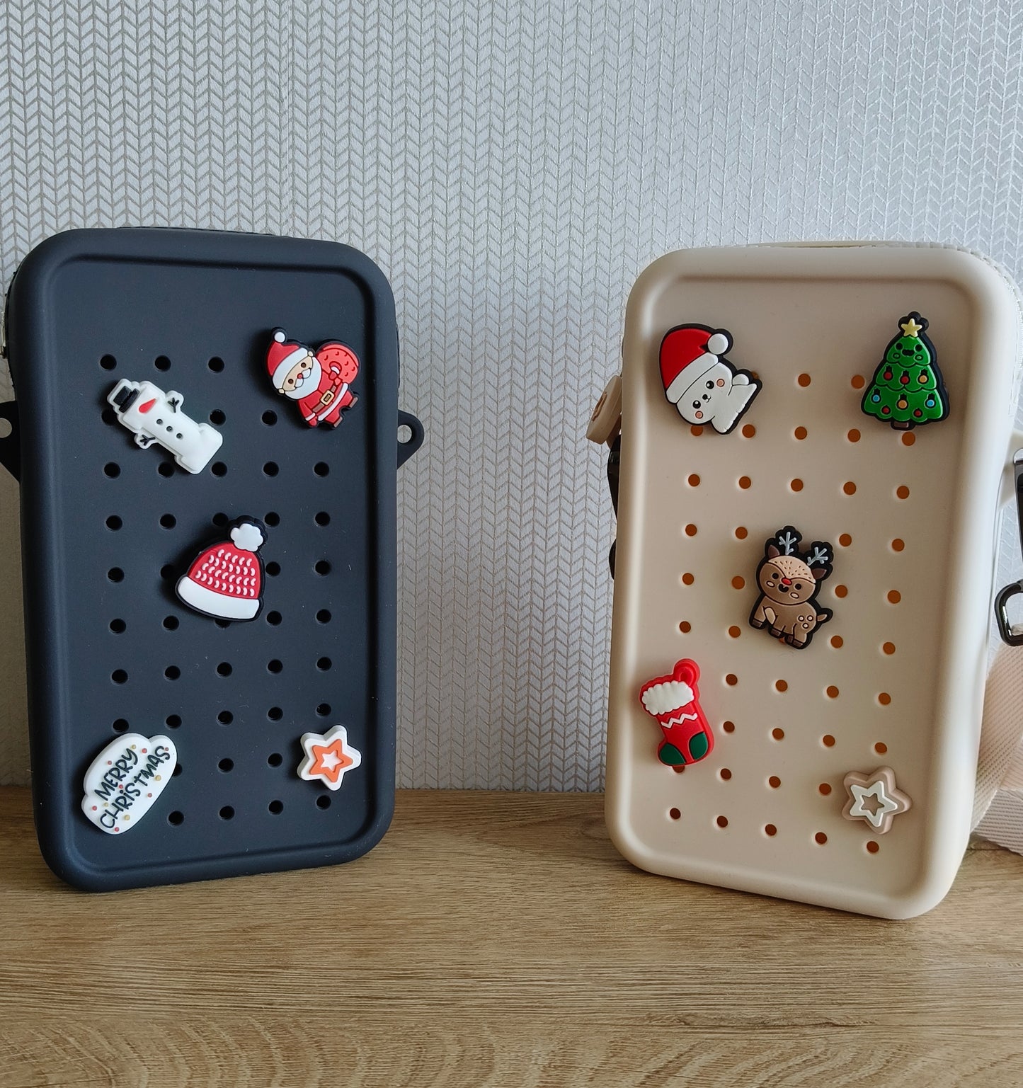 Phone Silicone Bag + 5 Free Pins